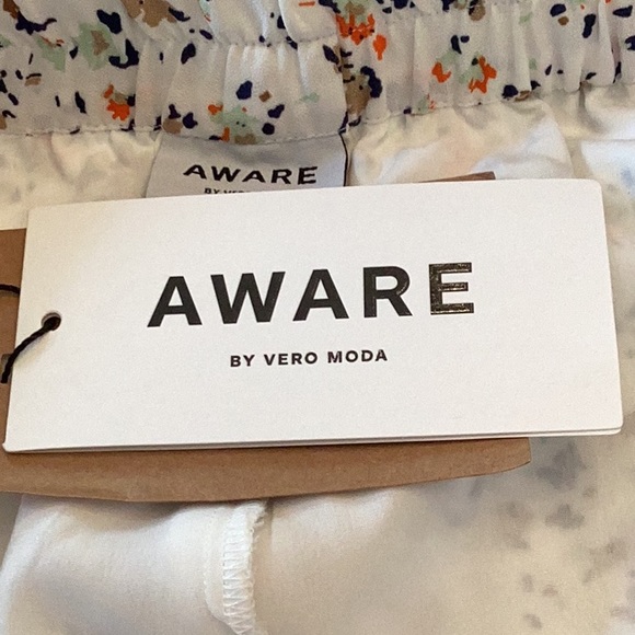 Aware by Vero Moda Mini Skirt - Picture 5 of 7